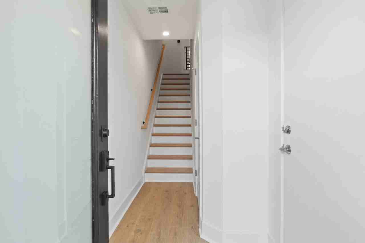 2064 Tysons Ridgeline Rd - Photo 6 of 43