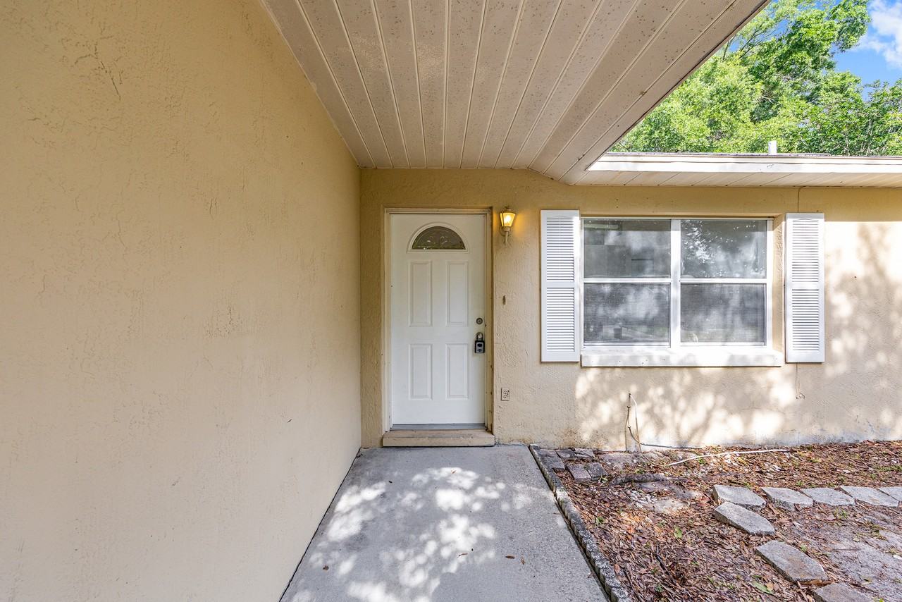 4680 Ne 28th Ter - Photo 5 of 36