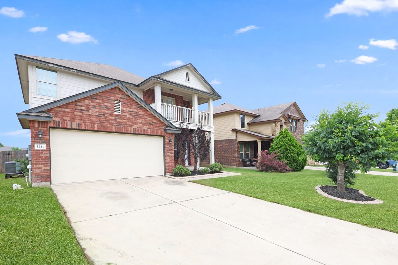 1211 Fawn Lily Dr - Photo 2 of 28