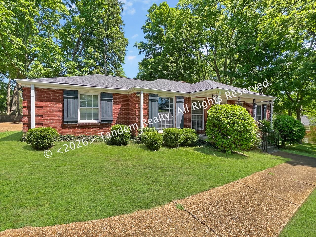 520 Crieve Rd - Photo 2 of 20