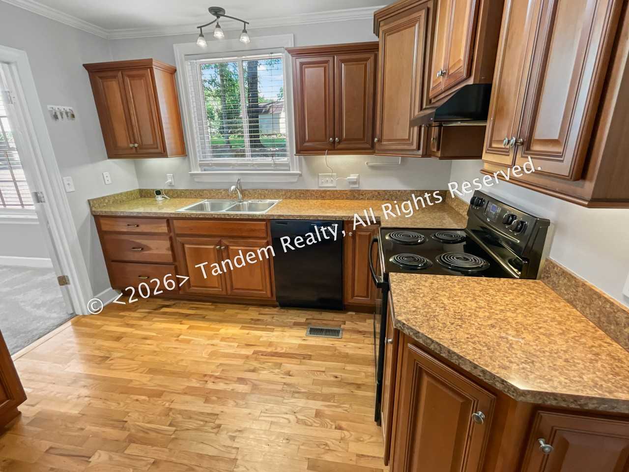 520 Crieve Rd - Photo 7 of 20