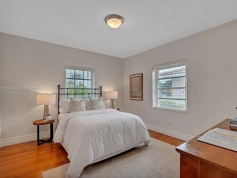 4380 Sw 5th St - Photo 5 of 7