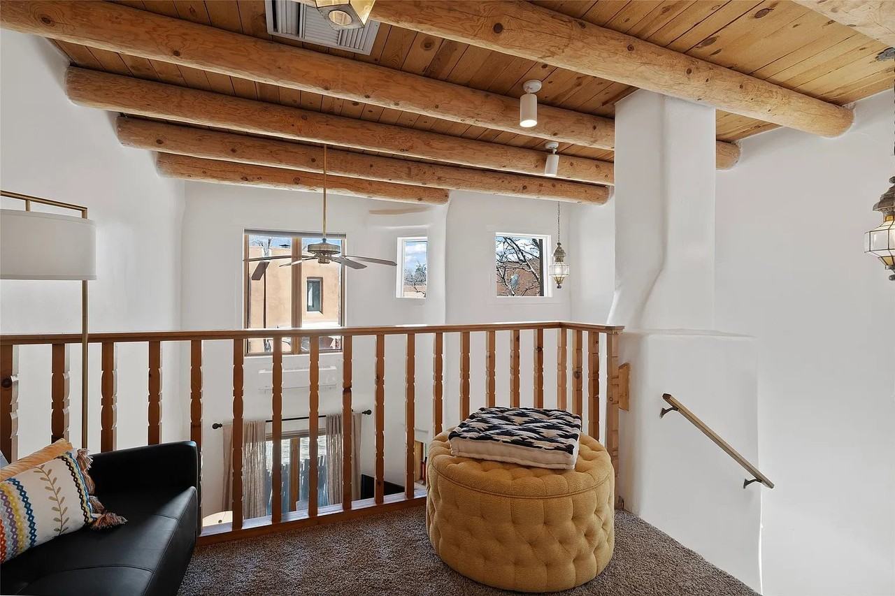624 Galisteo St - Photo 4 of 14
