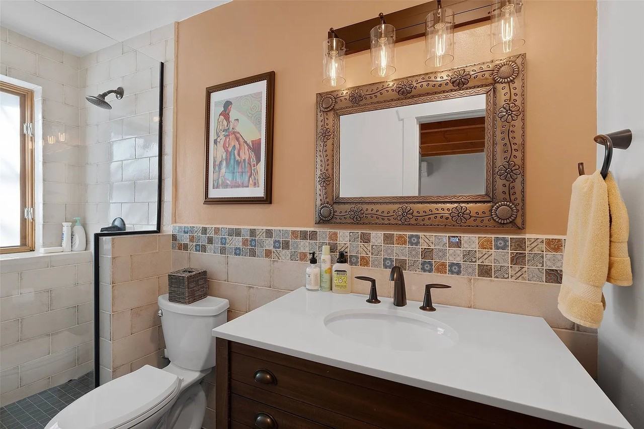 624 Galisteo St - Photo 5 of 14