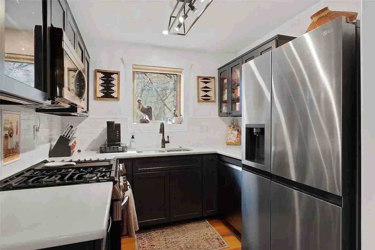 624 Galisteo St - Photo 7 of 14