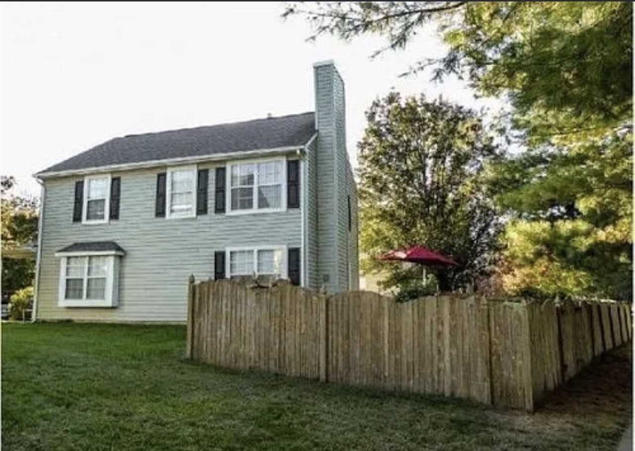 284 Stanford Pl - Photo 2 of 10