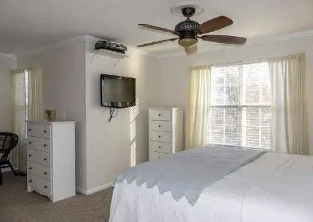 284 Stanford Pl - Photo 5 of 10