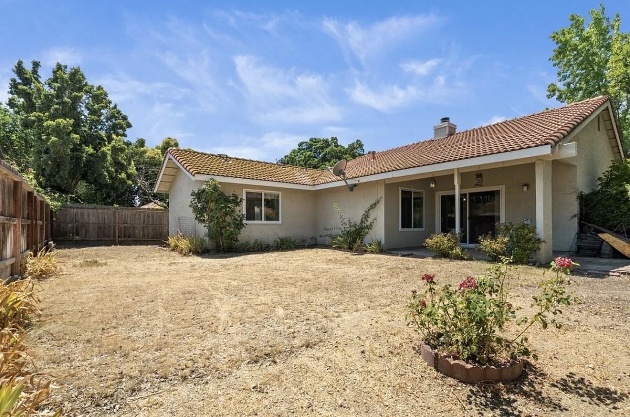 1820 Scotch Pine Ct - Photo 2 of 10