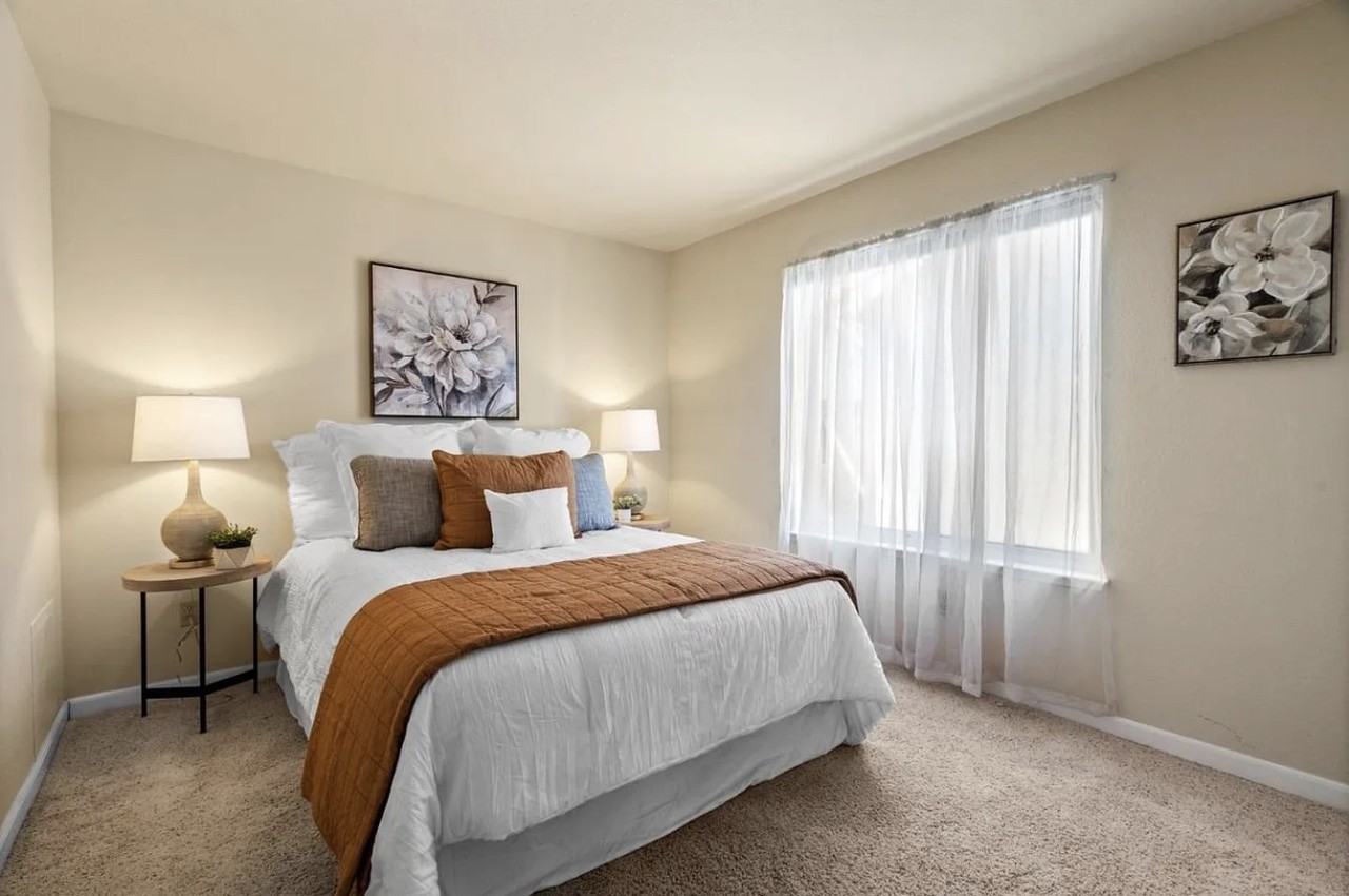 1820 Scotch Pine Ct - Photo 4 of 10