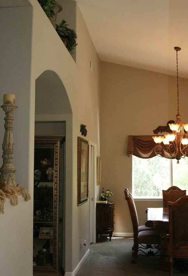 834 Saint Andrews Cir - Photo 3 of 10