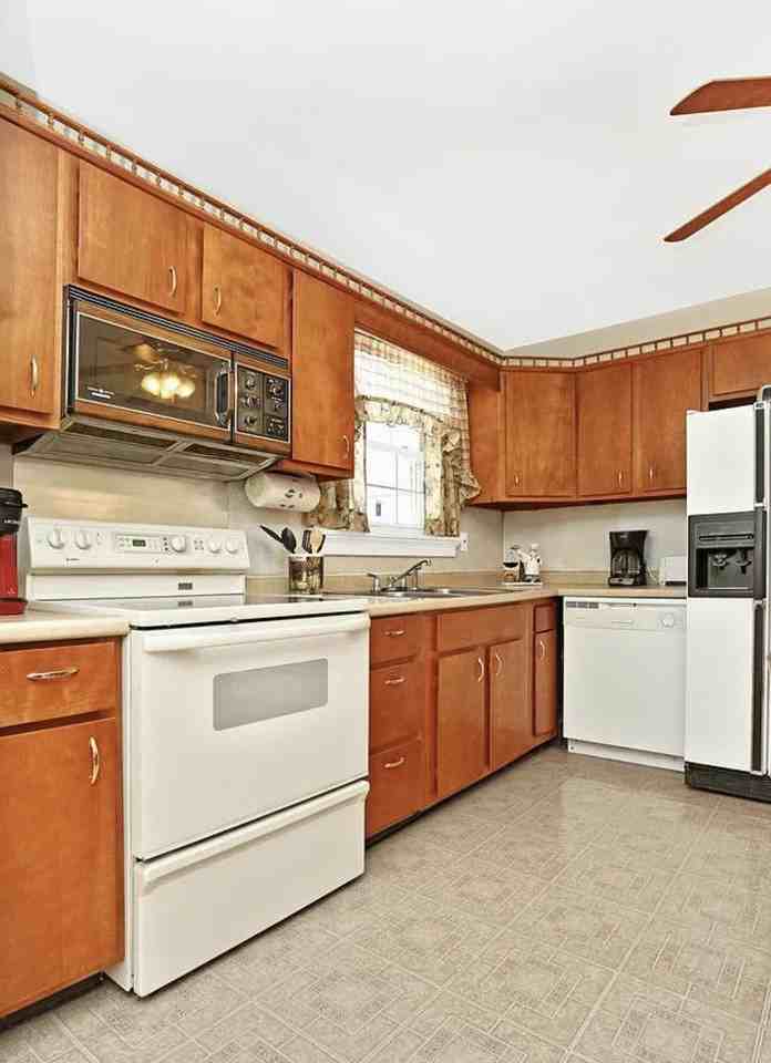 14 E 14th St - Photo 3 of 10