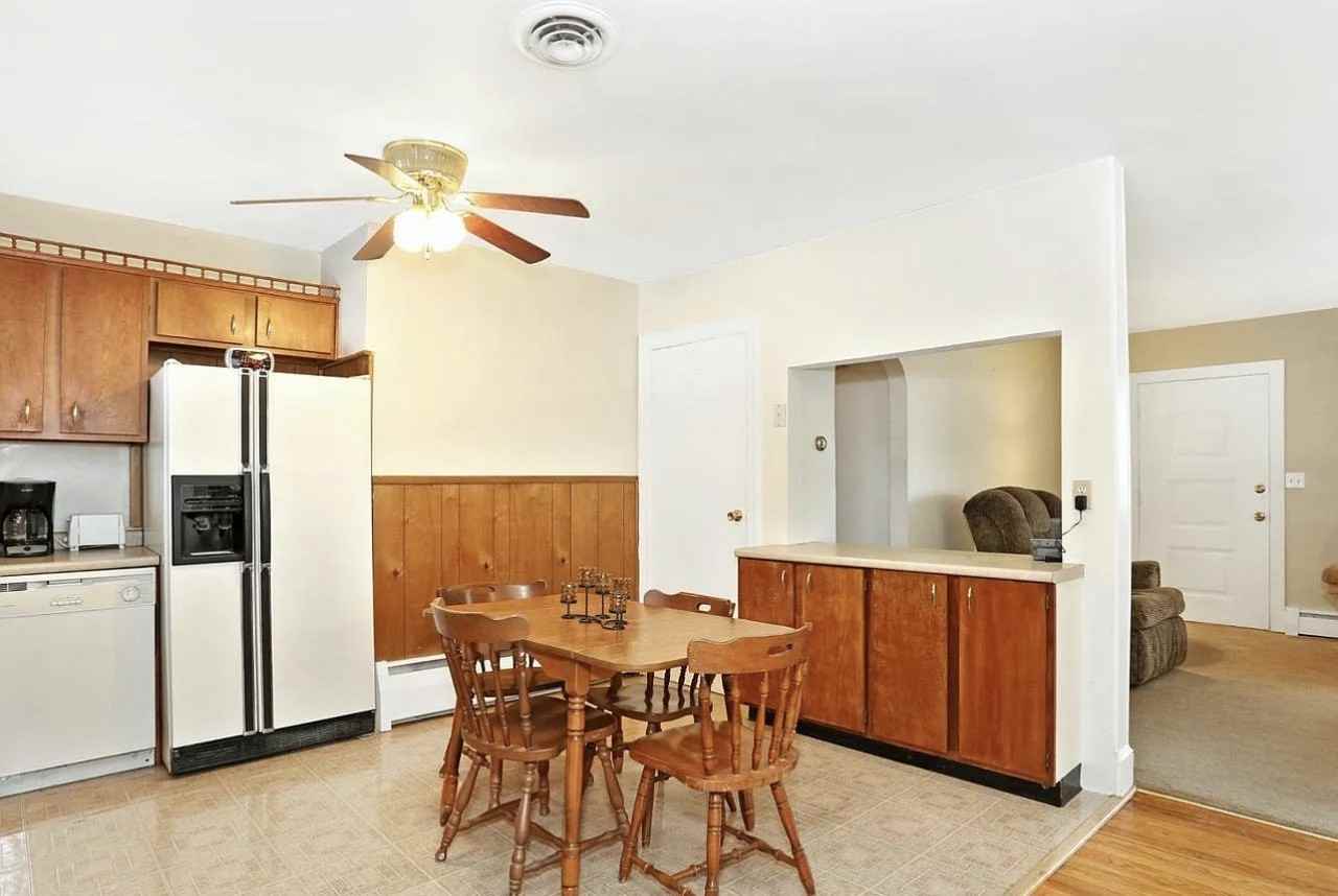 14 E 14th St - Photo 6 of 10