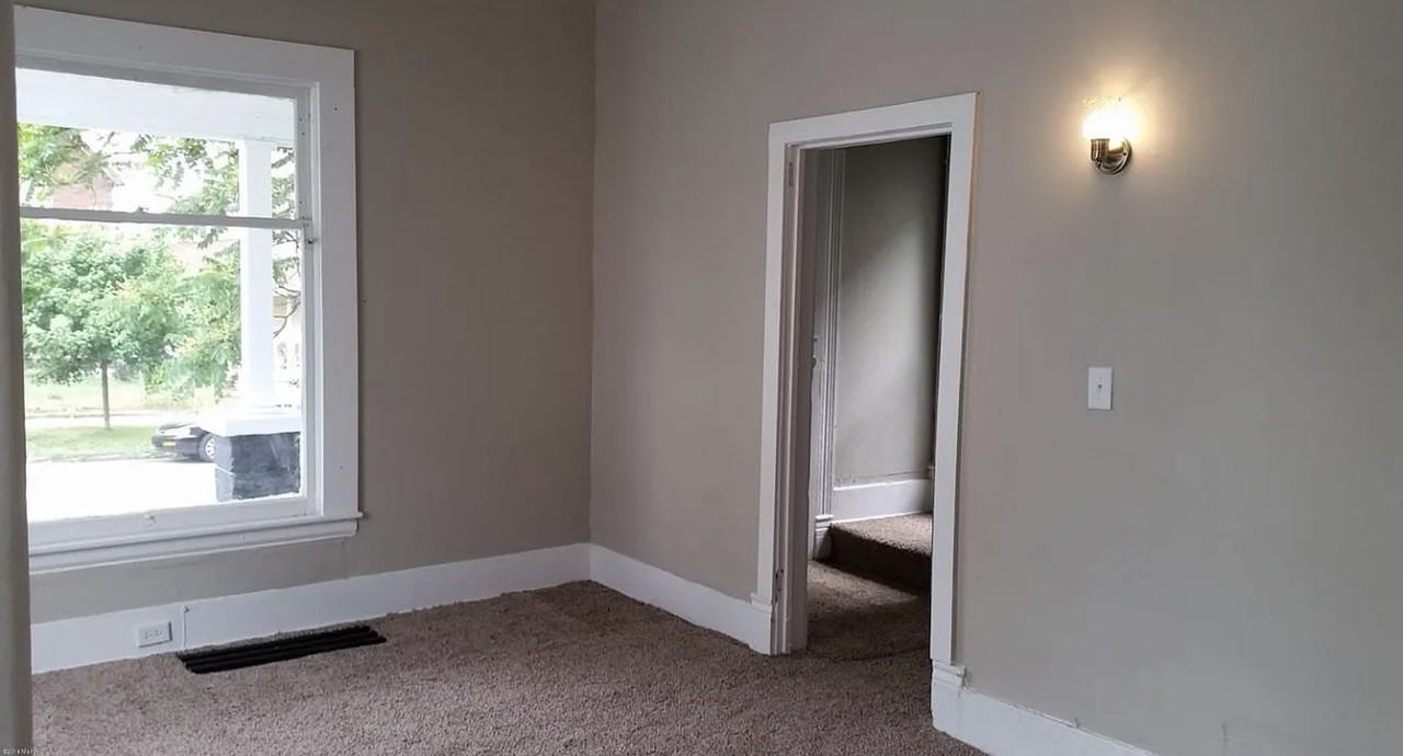 43 La Belle St Sw - Photo 3 of 10
