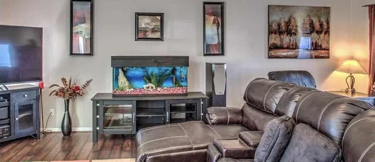 11907 Meadowood Ln - Photo 2 of 10