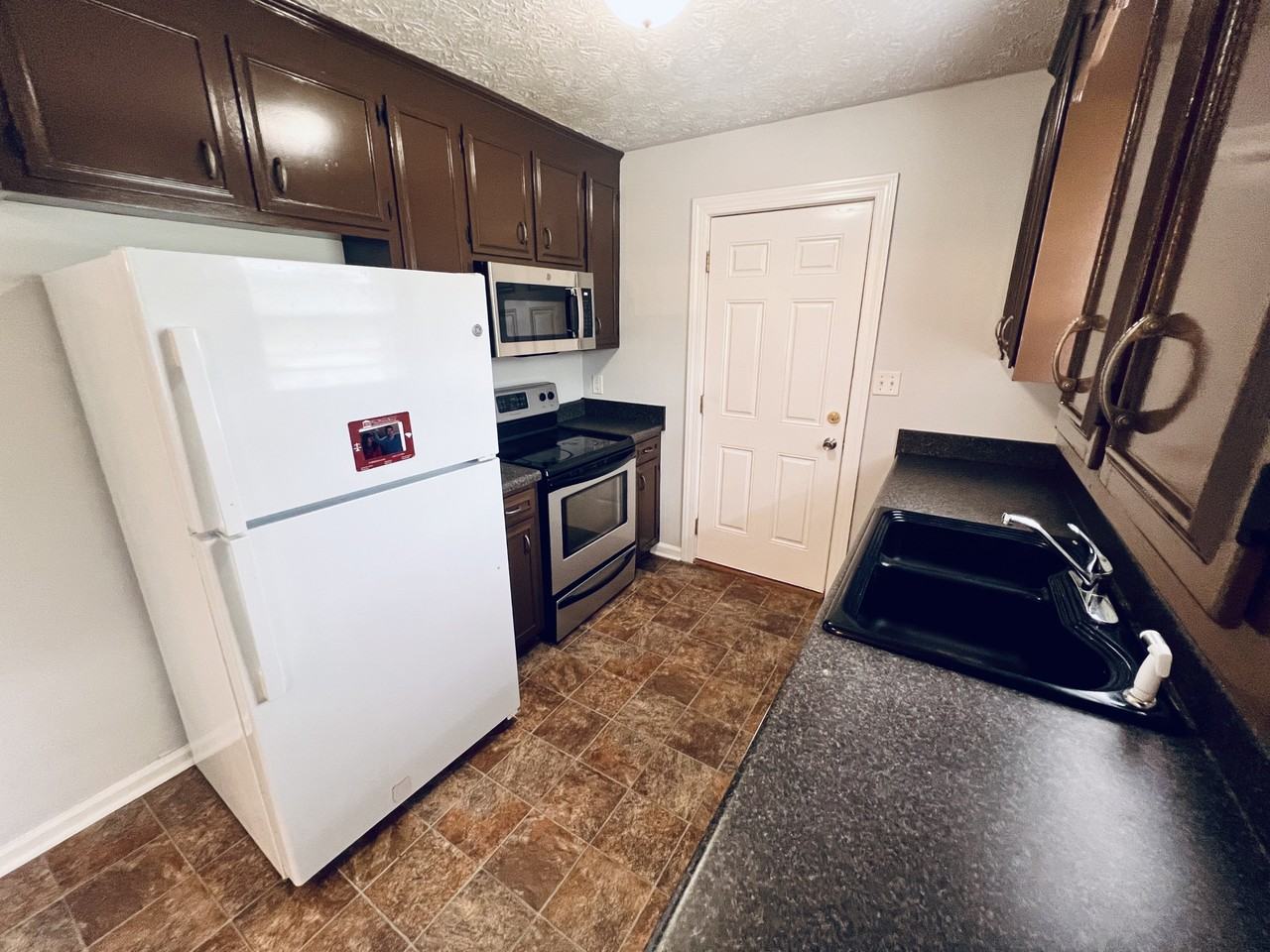 641 Rusty Rd - Photo 6 of 20