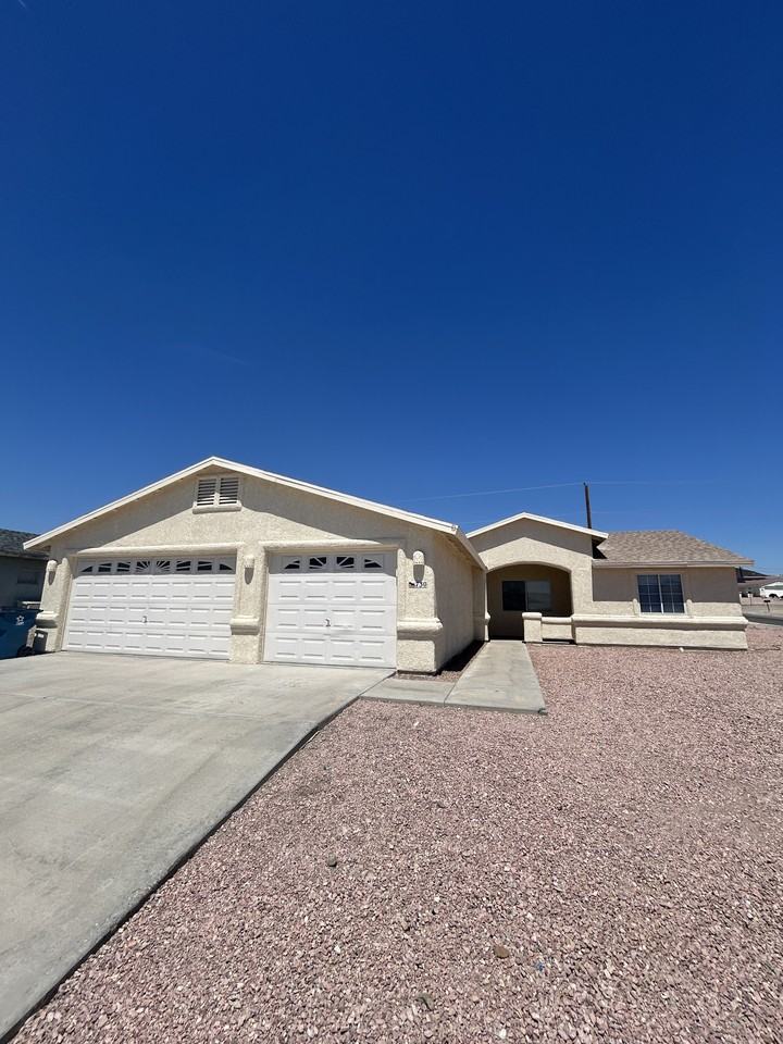730 Pueblo Dr - Photo 3 of 34