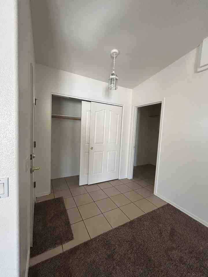 730 Pueblo Dr - Photo 4 of 34