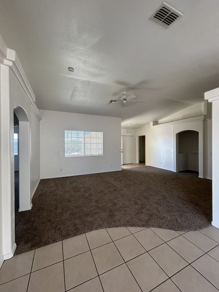 730 Pueblo Dr - Photo 5 of 34