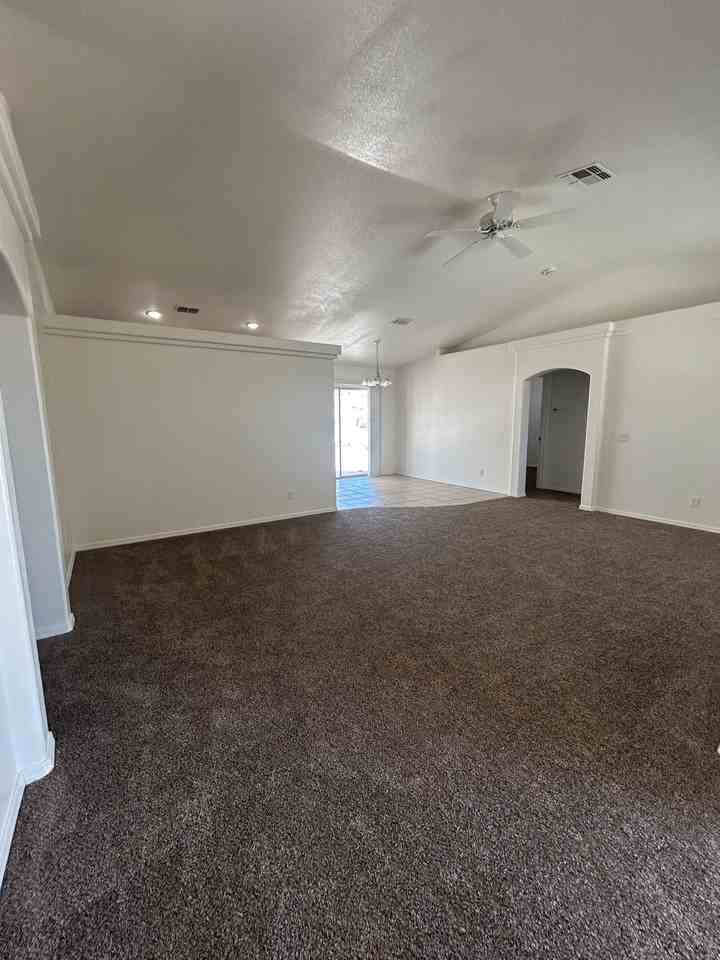 730 Pueblo Dr - Photo 7 of 34