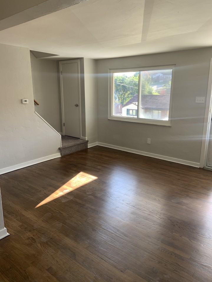 3914 Meadowbrook Blvd - Photo 4 of 16