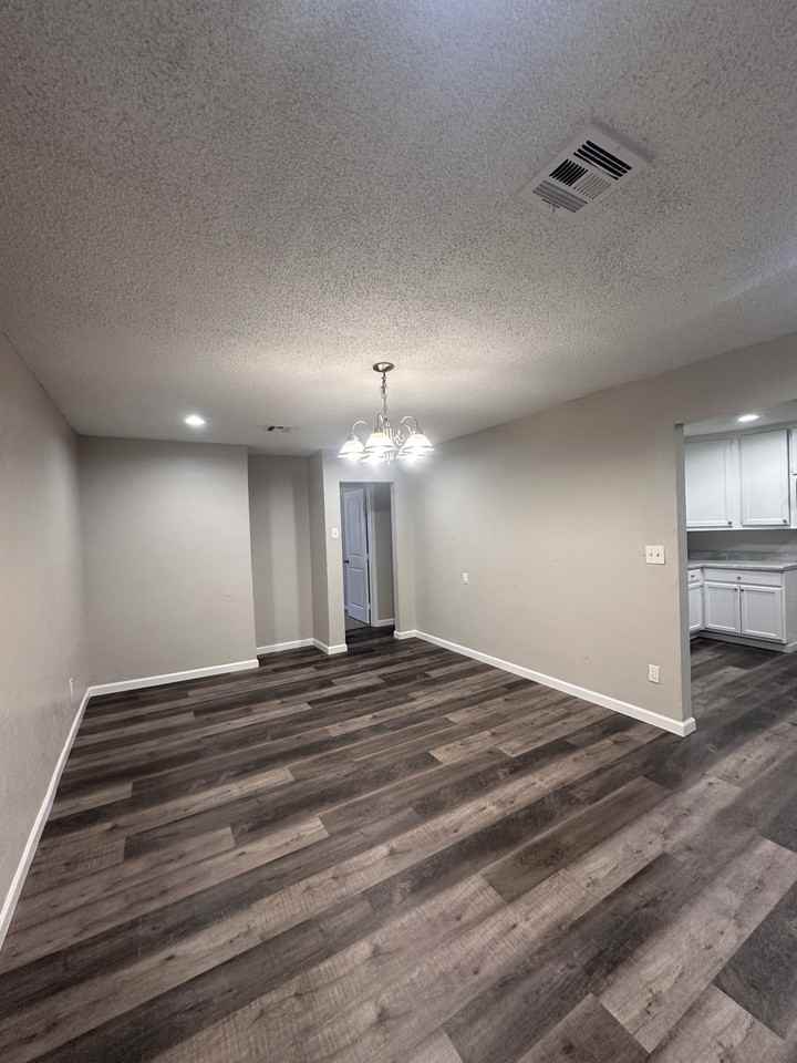 4205 Se 42nd St - Photo 5 of 25