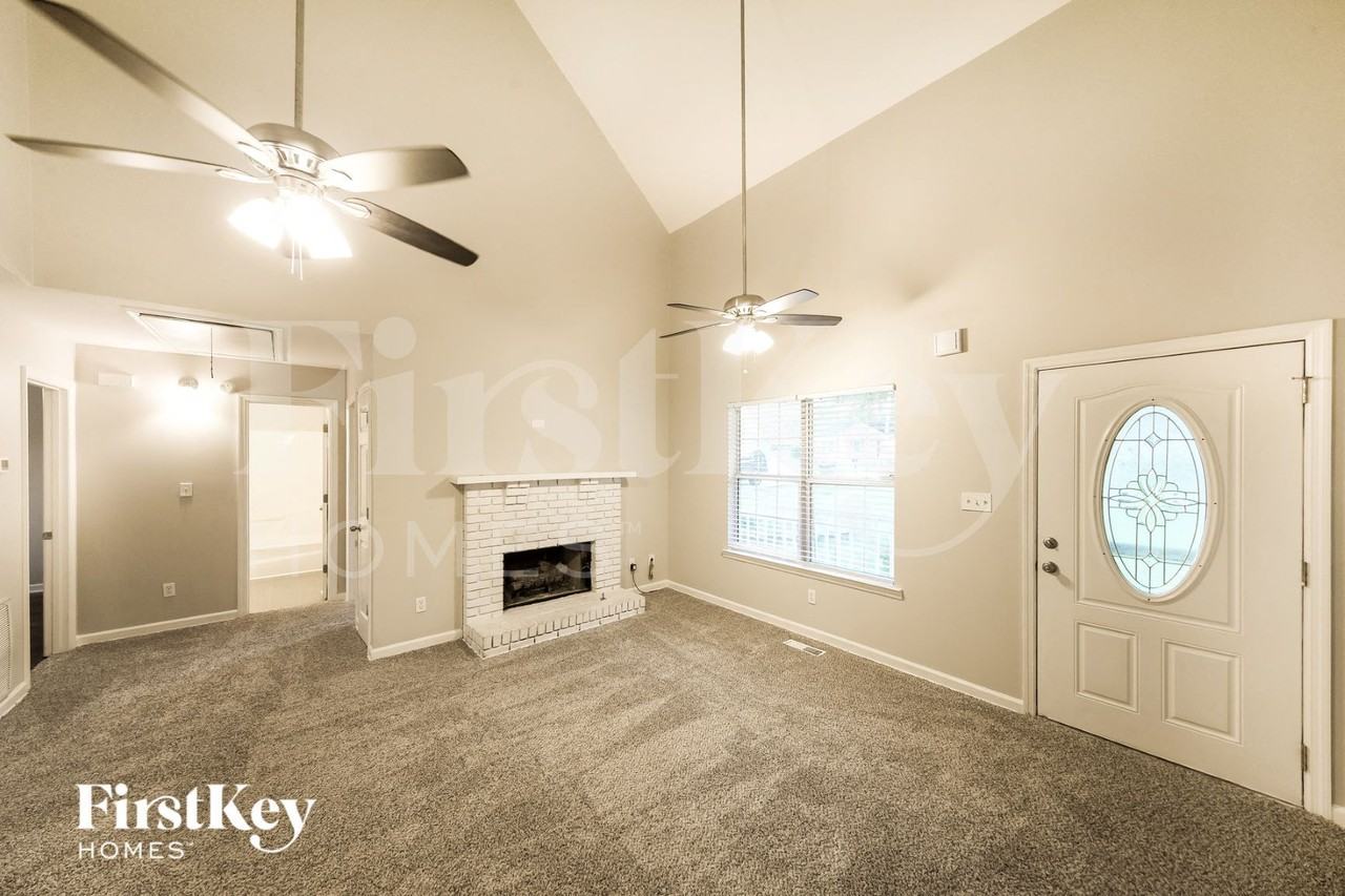 1013 25th Ave N - Photo 3 of 15