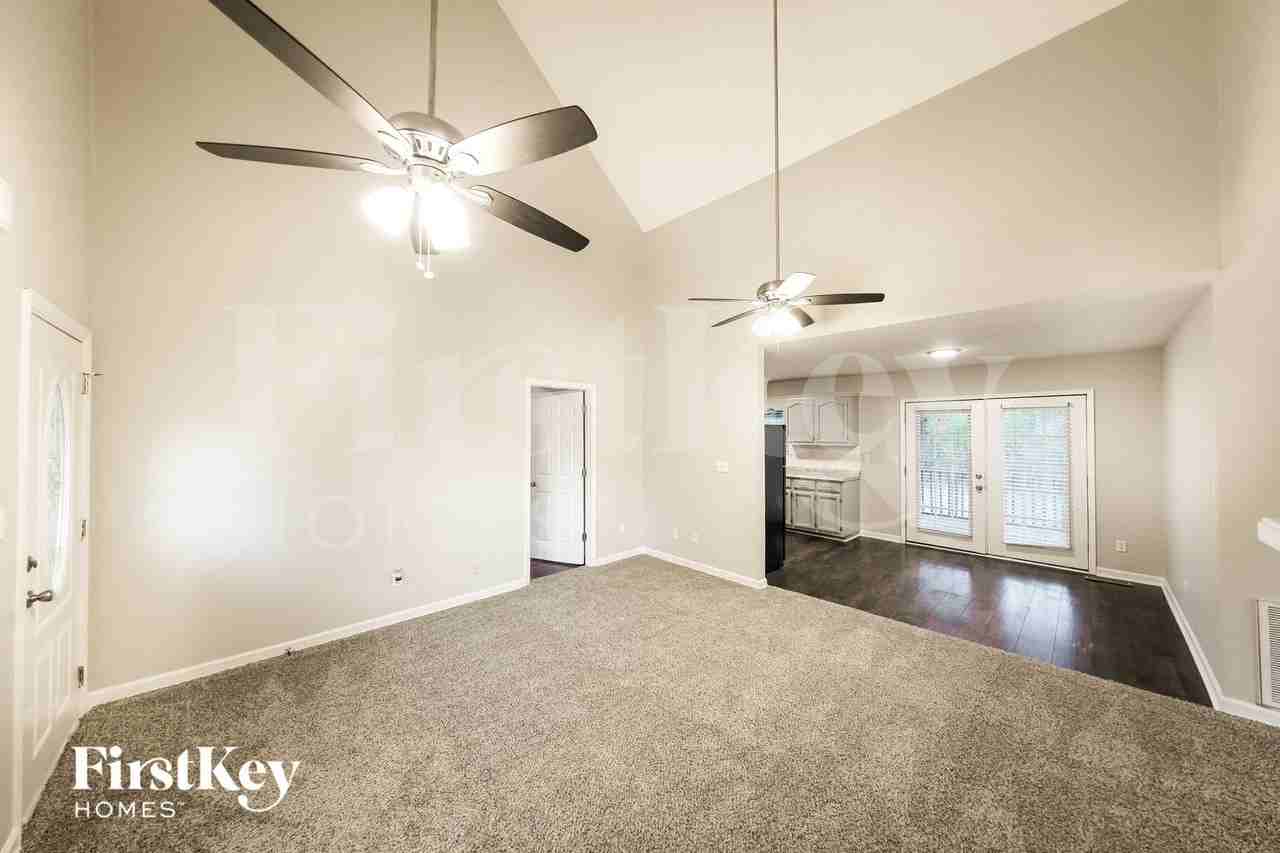 1013 25th Ave N - Photo 4 of 15
