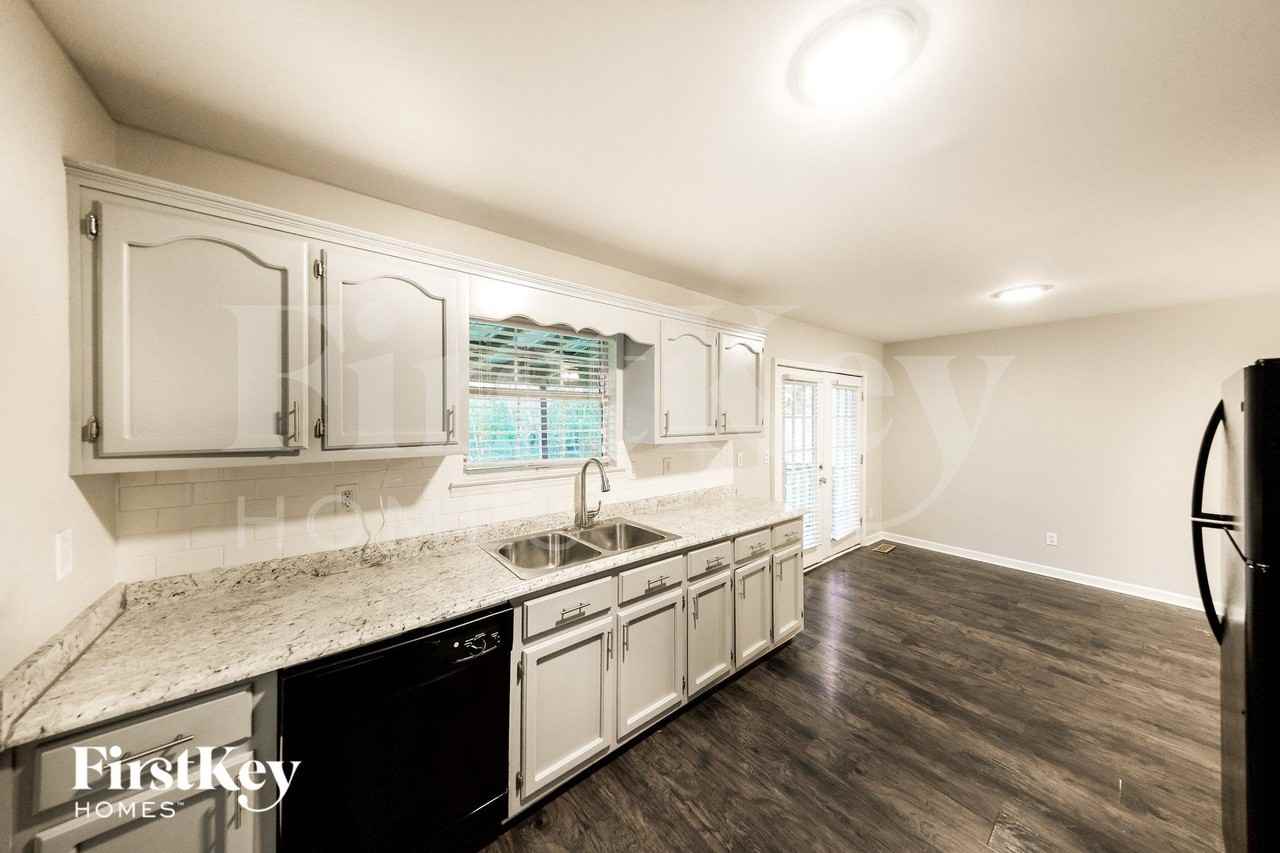 1013 25th Ave N - Photo 6 of 15