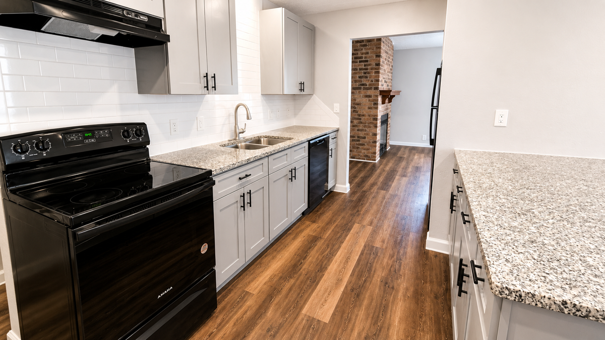 9 Carol Ct - Photo 4 of 17