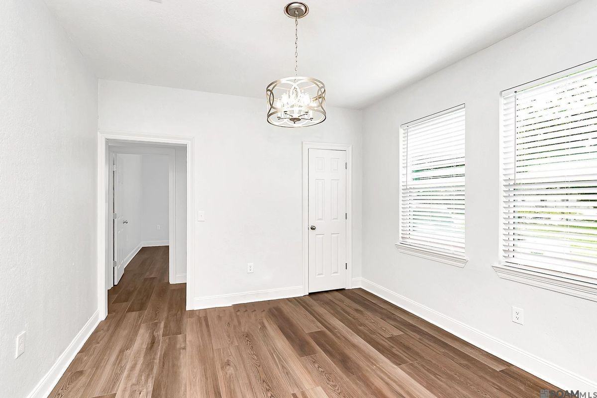 2645 Seneca St - Photo 5 of 17