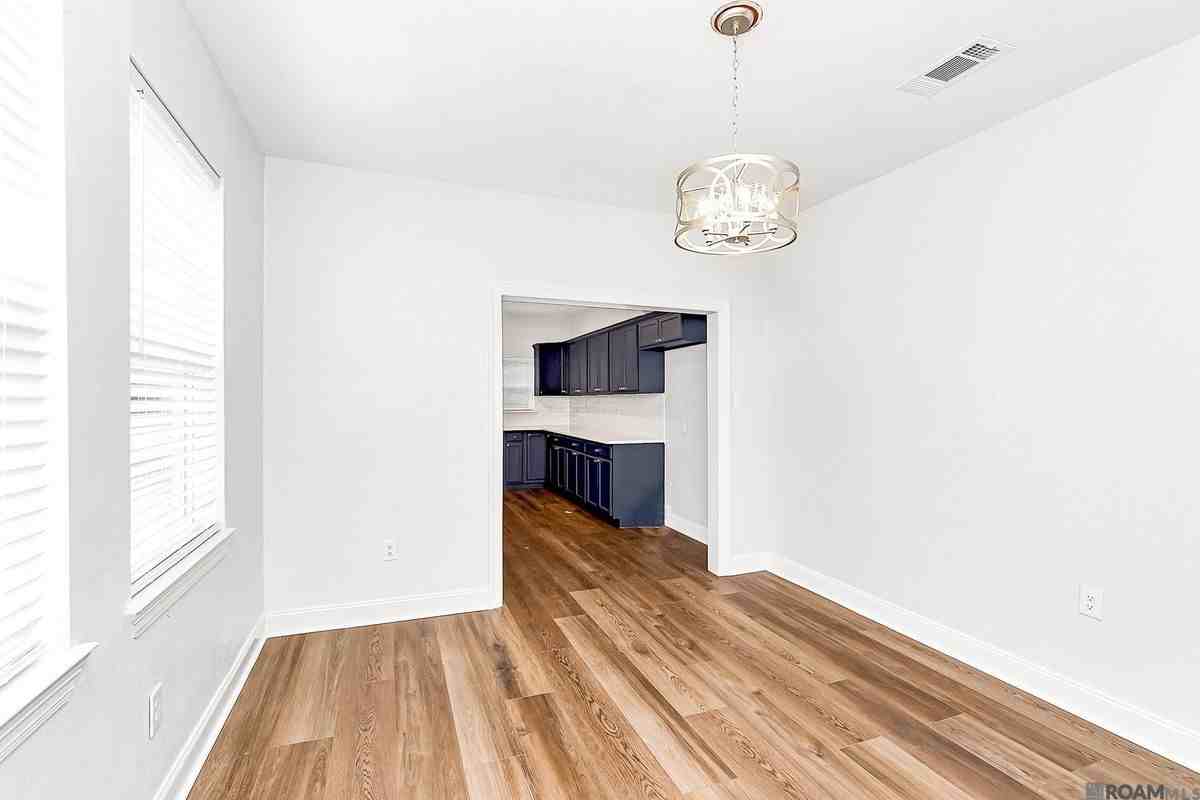 2645 Seneca St - Photo 6 of 17