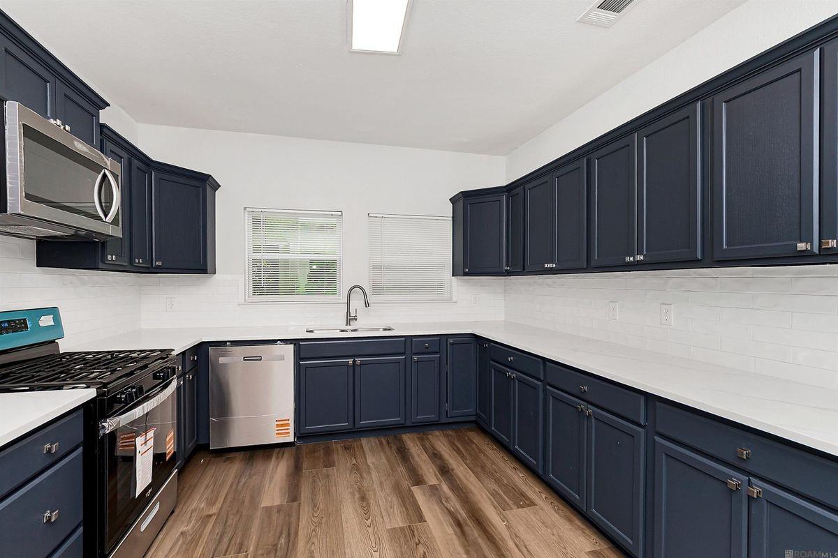 2645 Seneca St - Photo 7 of 17
