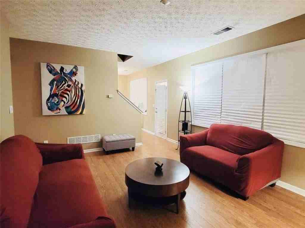 6904 Silver Bend Pl - Photo 2 of 28