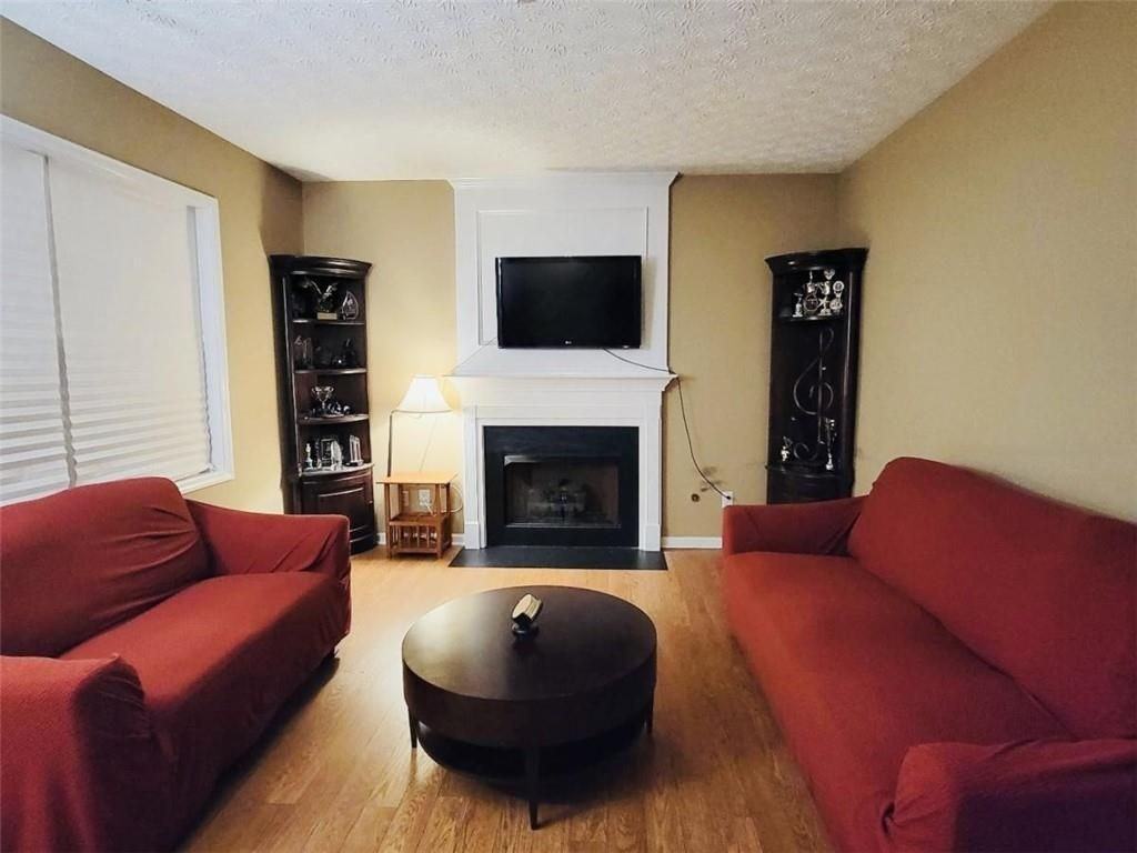 6904 Silver Bend Pl - Photo 3 of 28