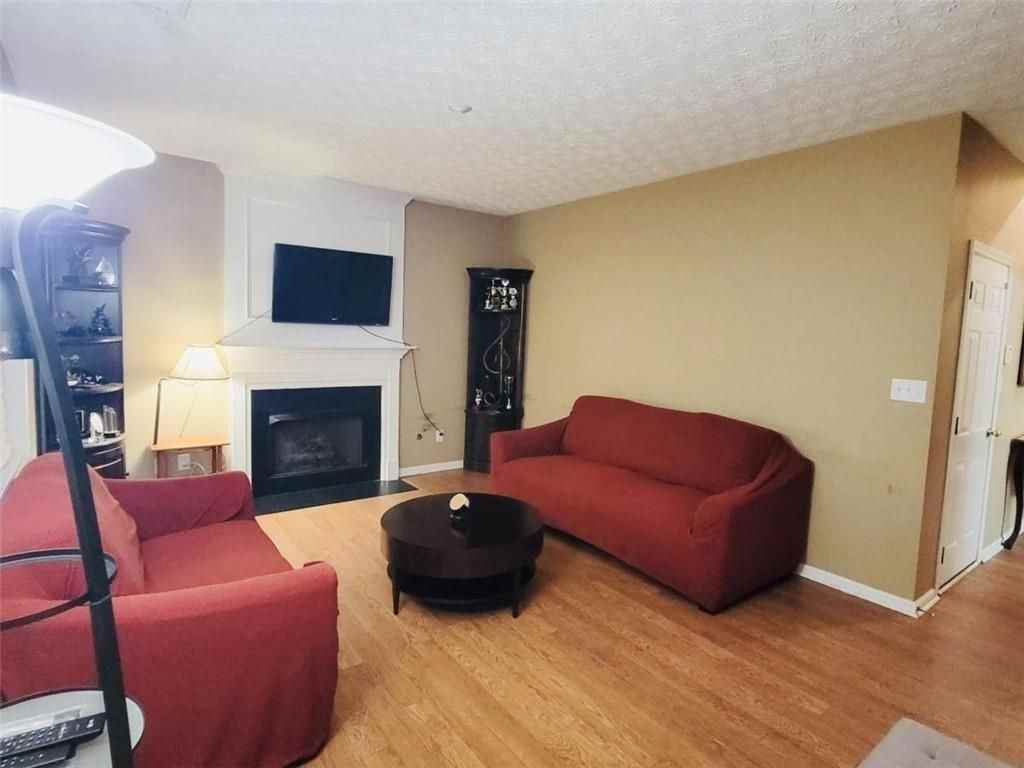 6904 Silver Bend Pl - Photo 4 of 28