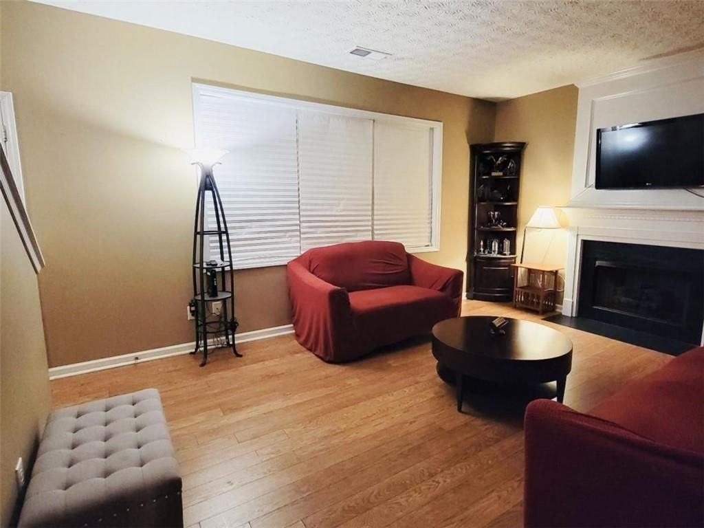 6904 Silver Bend Pl - Photo 5 of 28