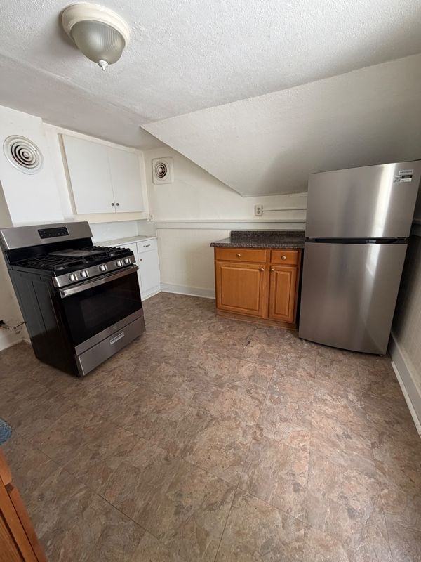38 Brookside Ave ##3fl - Photo 6 of 6