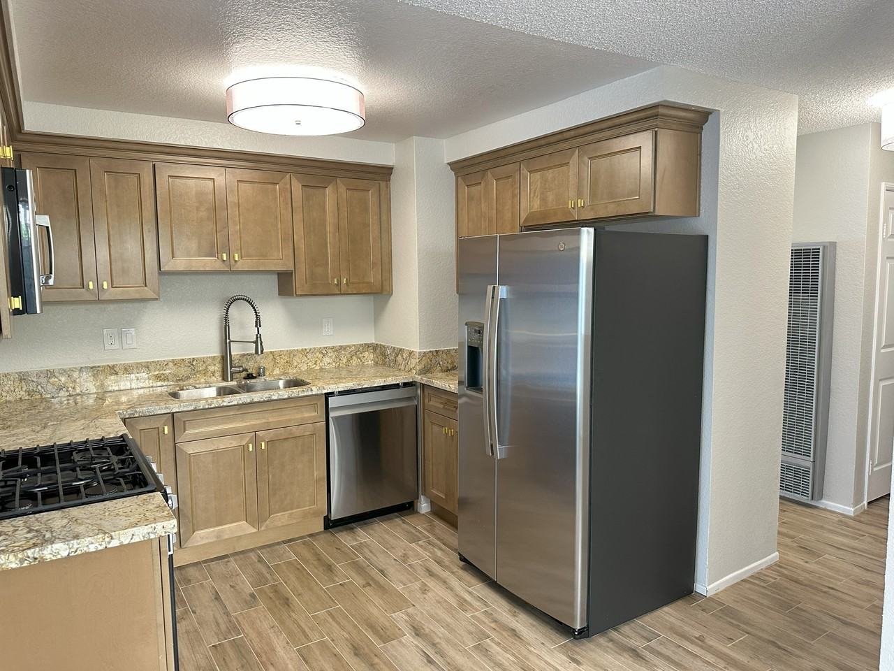 1545 W 207th St #3 - Photo 4 of 20