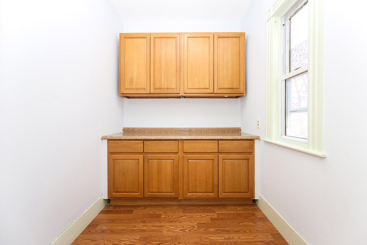 21 Hawthorne St #2 - Photo 5 of 21