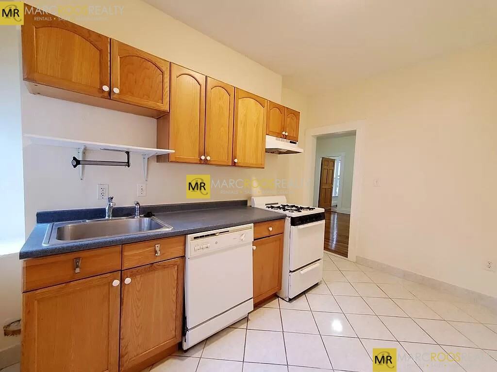 Beacon St #1 - Photo 3 of 16