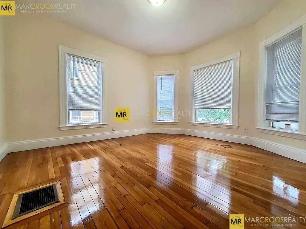 Beacon St #1 - Photo 5 of 16