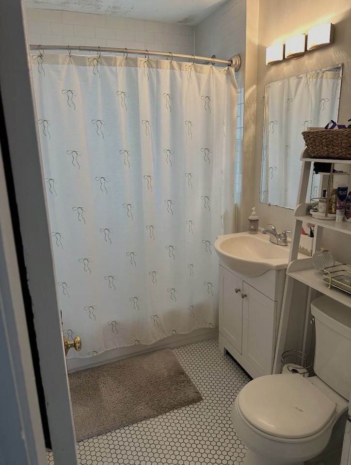 24 Sydney St #1 - Photo 2 of 10