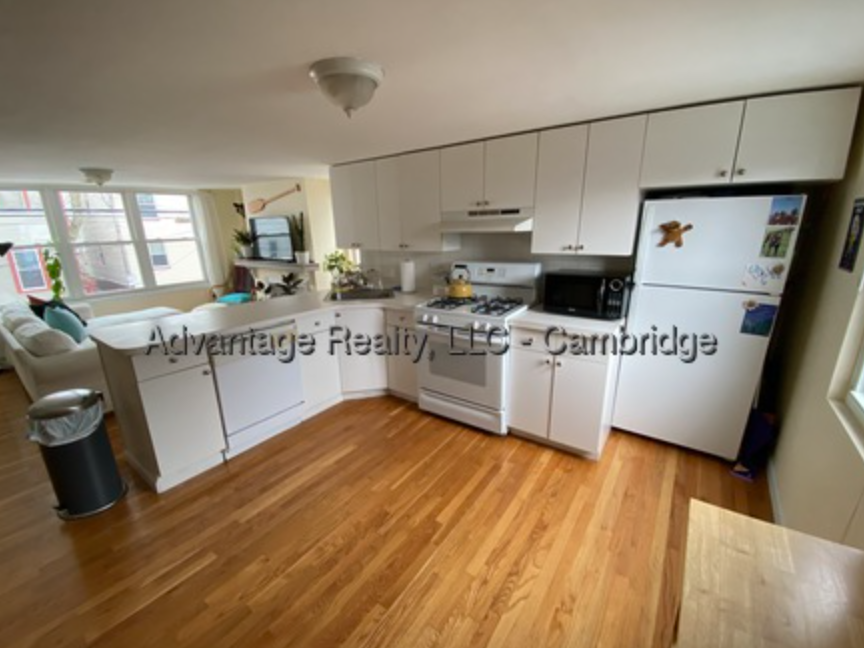 91 5th St #2 - Photo 2 of 15