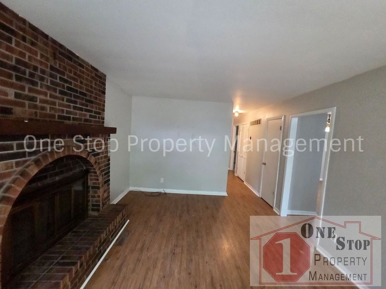 1105 S Leslie St - Photo 3 of 20