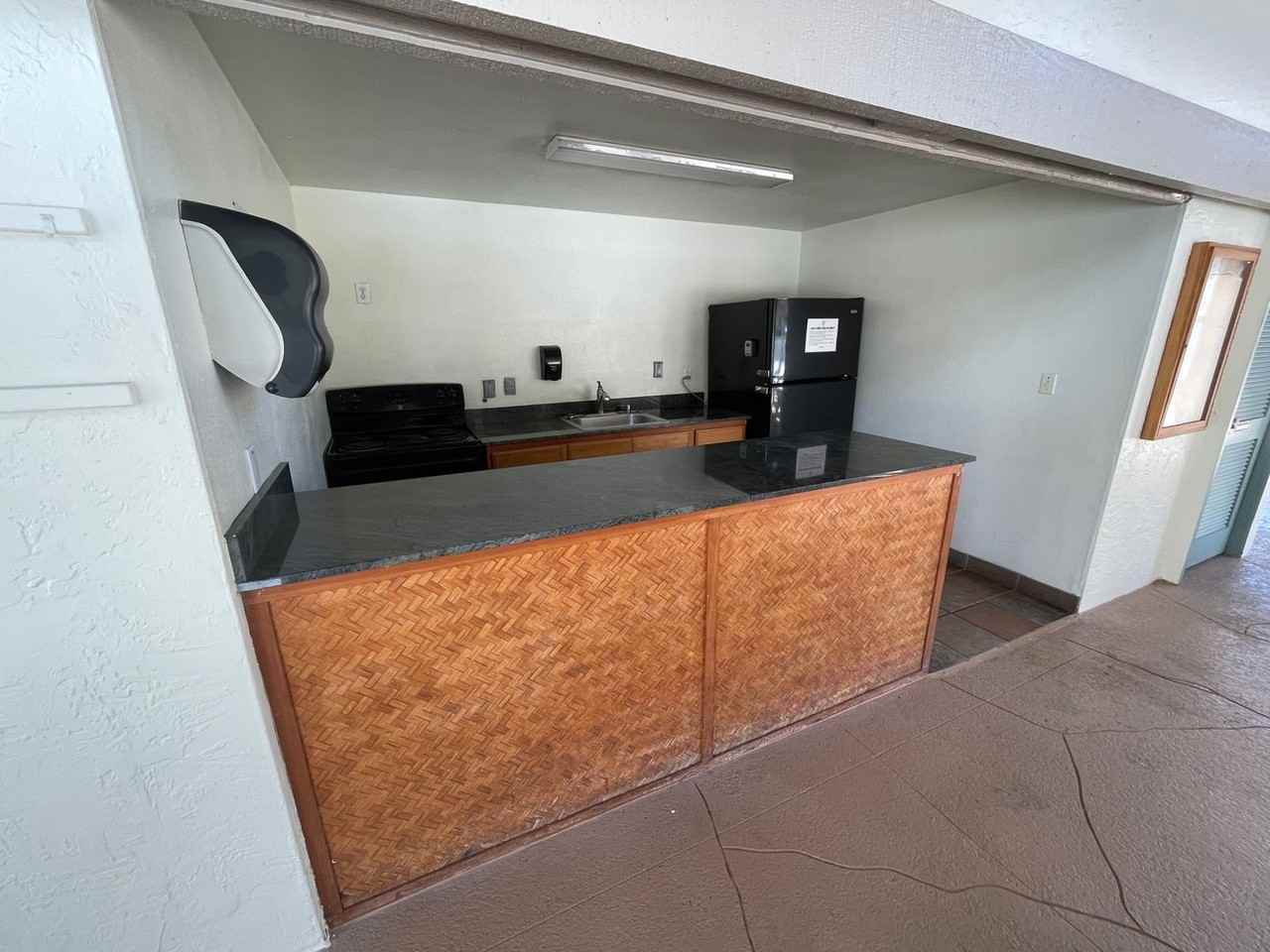 320 Lale St - Photo 2 of 22