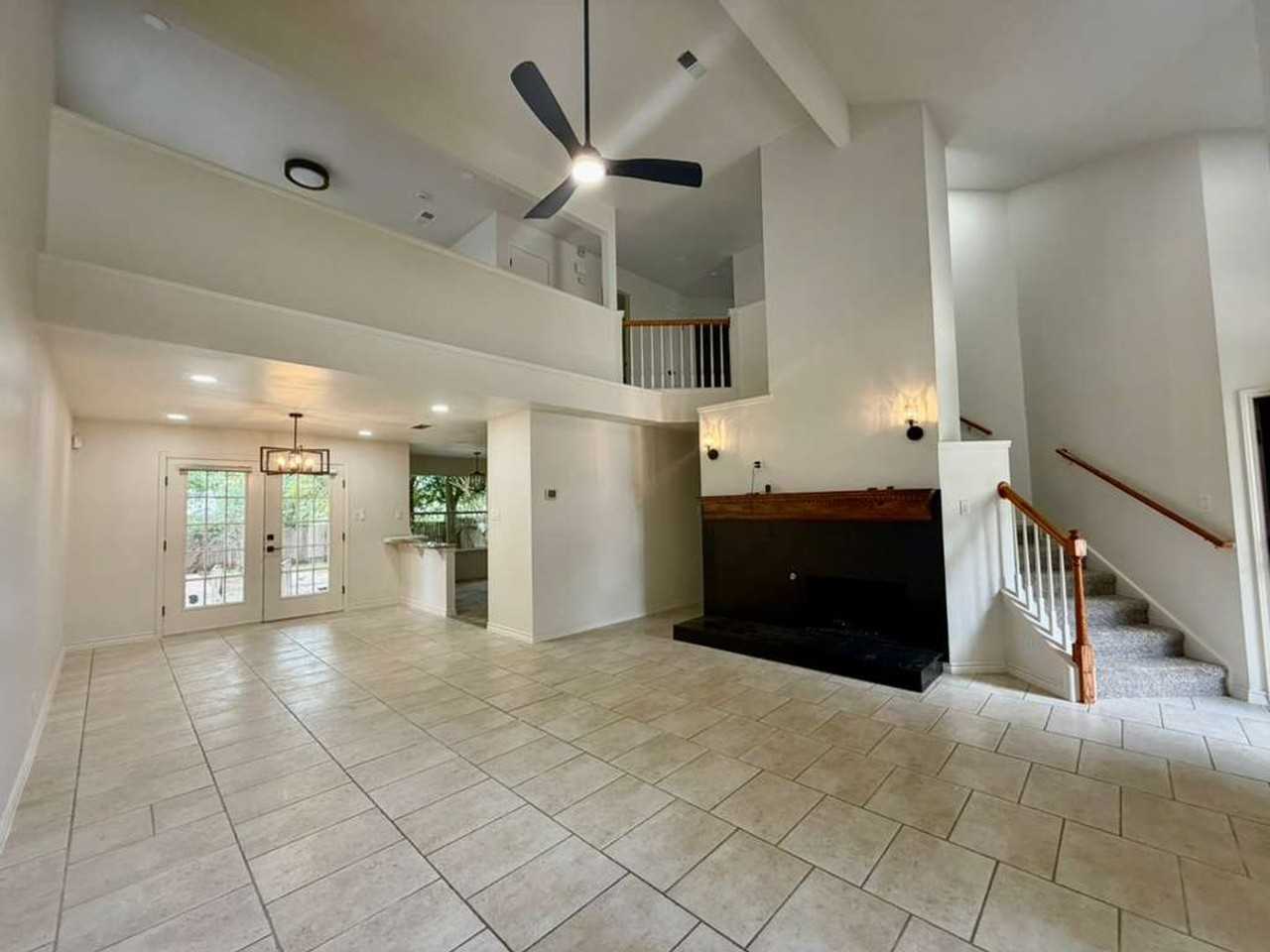 6026 Elk Vly - Photo 4 of 22