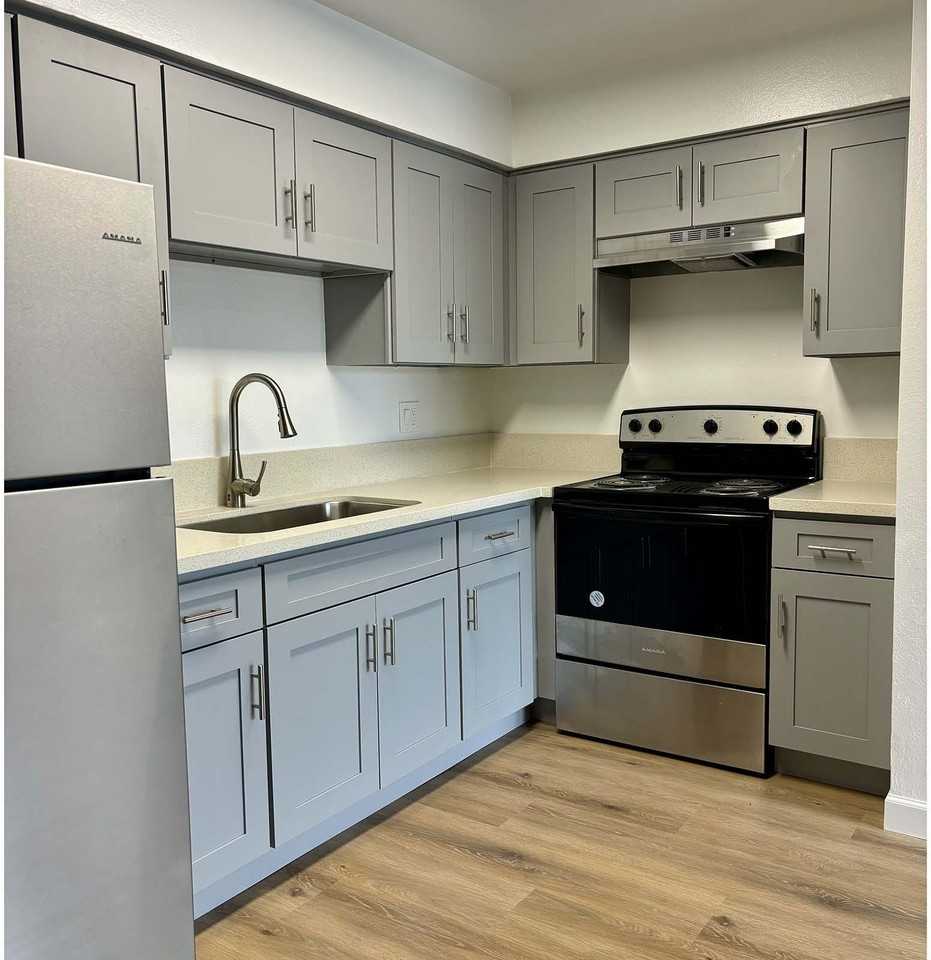2701 Randolph St - Photo 2 of 6