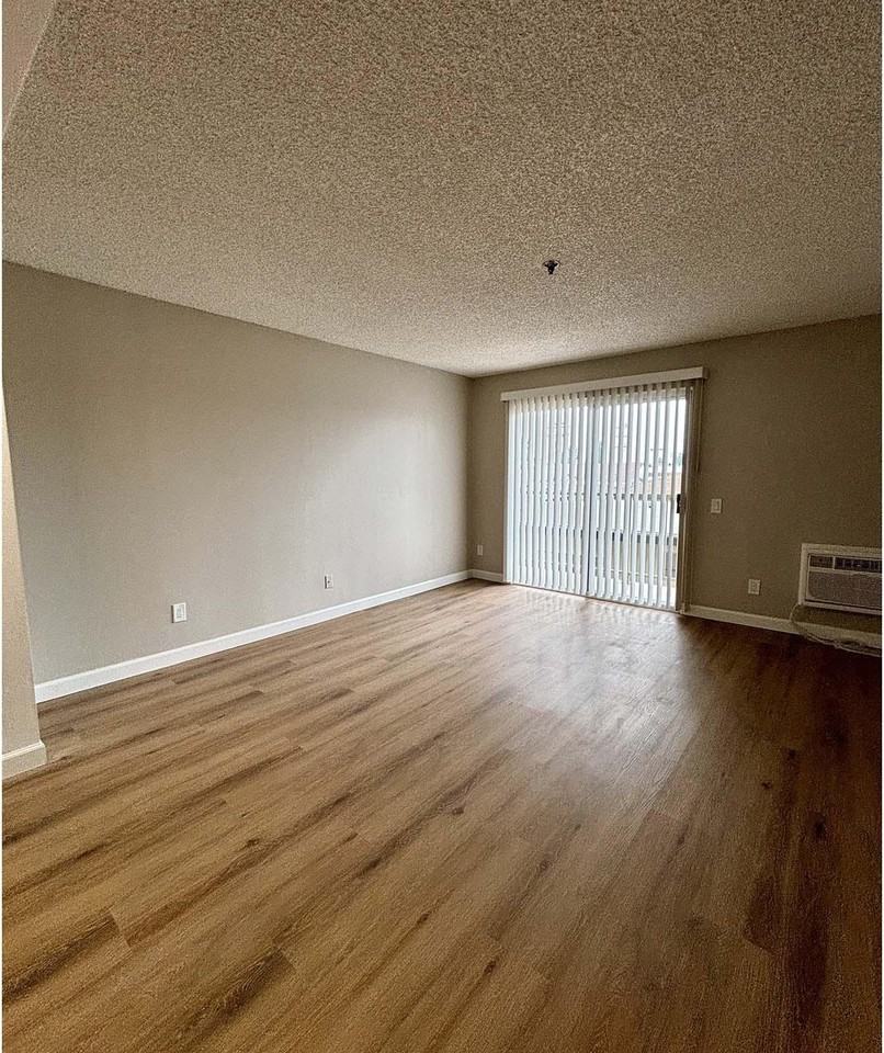 2701 Randolph St - Photo 3 of 6