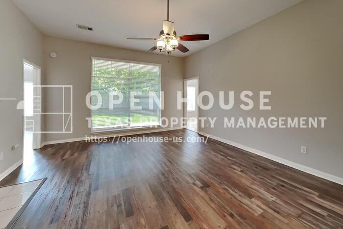 9331 Charter Pine St - Photo 5 of 22