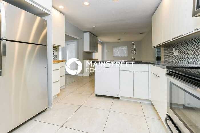628 Sw 18th Ave - Photo 6 of 16
